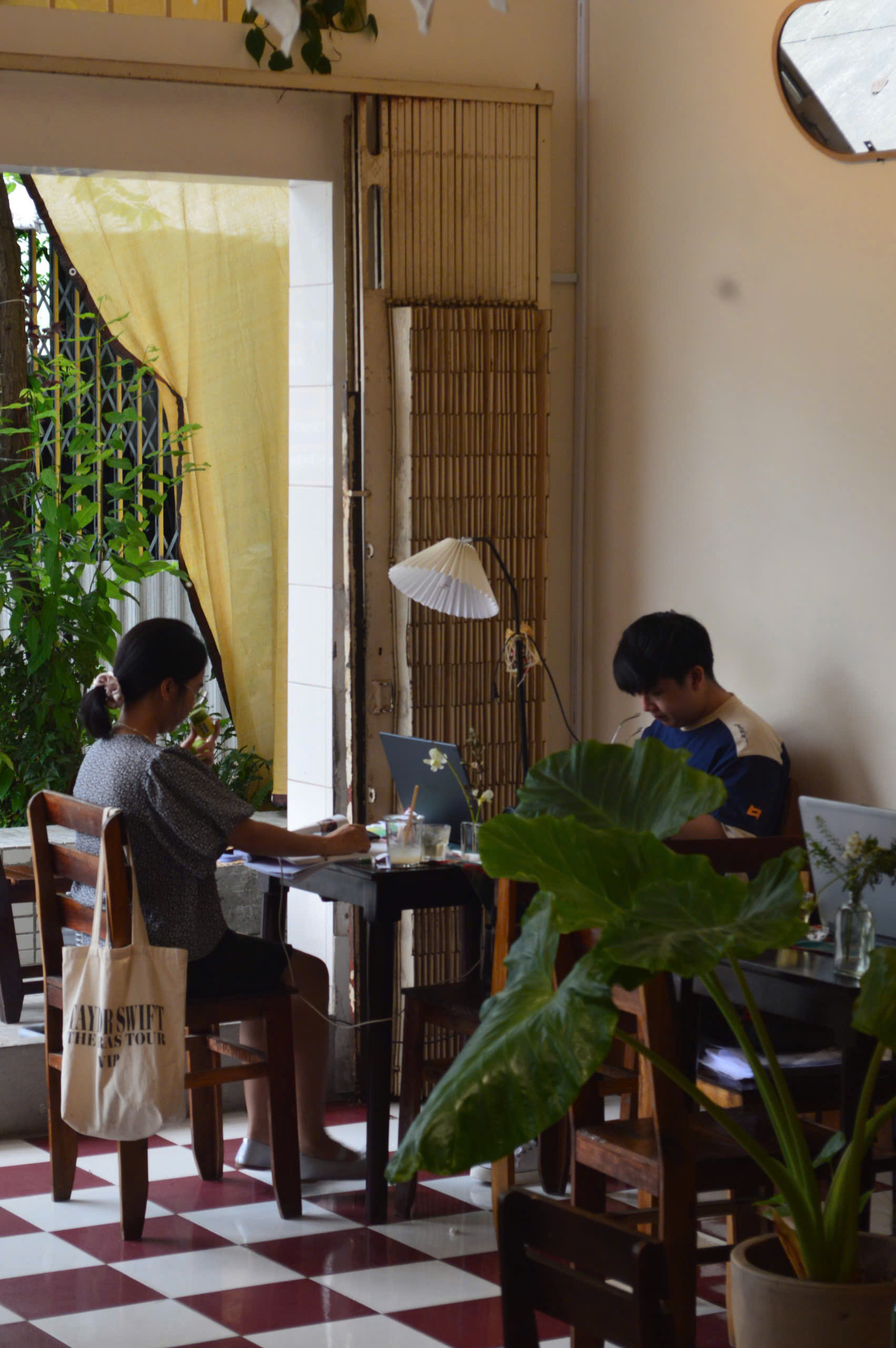 Coffee shop ambiance